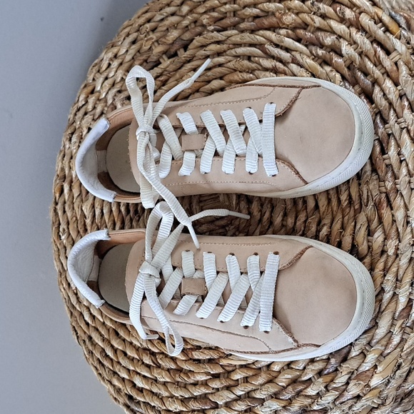 Soludos Womens Classic Light Tan Suede Casual Sneakers Off-White Soles Sz. 6.5‎ - Picture 3 of 8